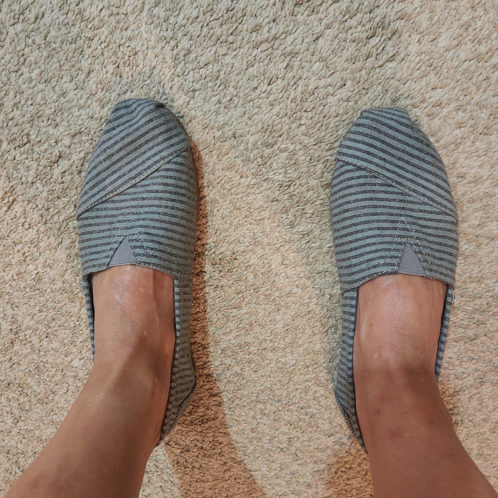 Toms Woman Striped Canvas Shoes Slip On Size 9W